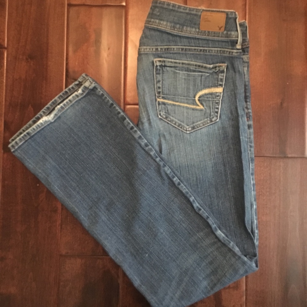 Women’s American Eagle Jeans Size 6